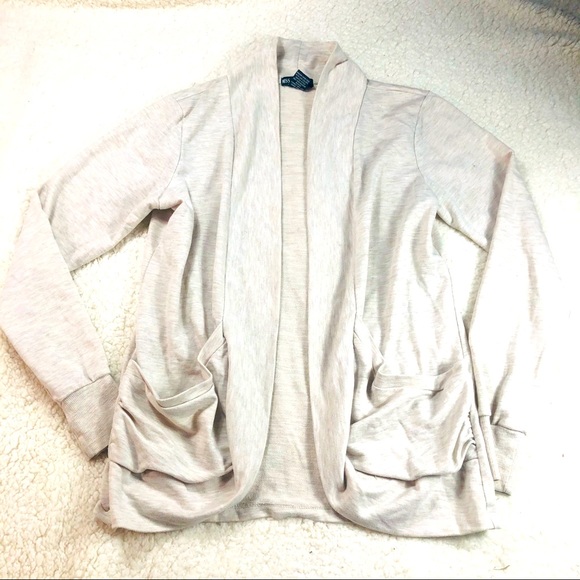 Miss Chevious 📌size medium cream colored lightweight open cardigan with pockets - Picture 2 of 6